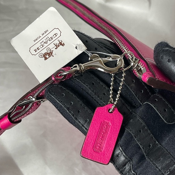 BNWT COACH Legacy Motif Flat Wristlet - Picture 10 of 13